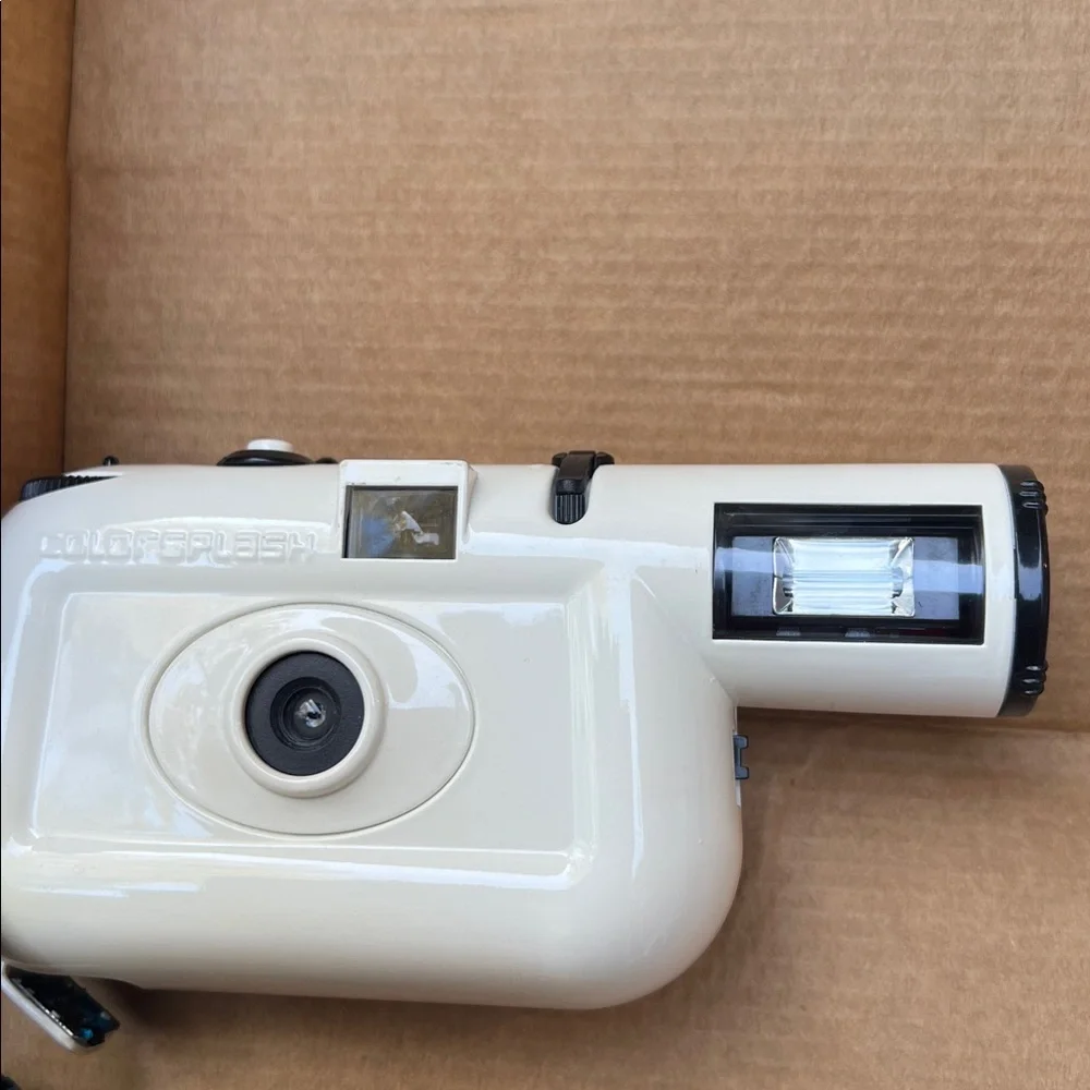 White Lomography Color Splash Camera 35mm w/ 2 Covers